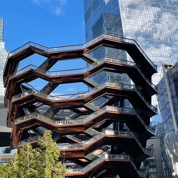 Meet your Posher, Jennifer - Picture 5 of 5